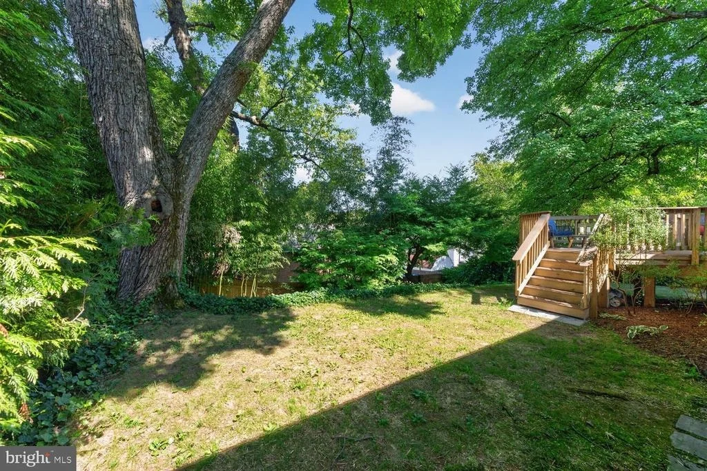 Photo of 1503 CREST ROAD