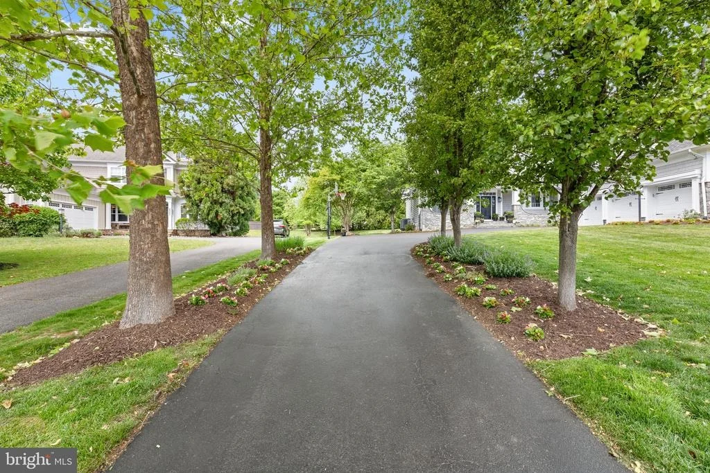 Photo of 8328 PINE KNOTT COURT