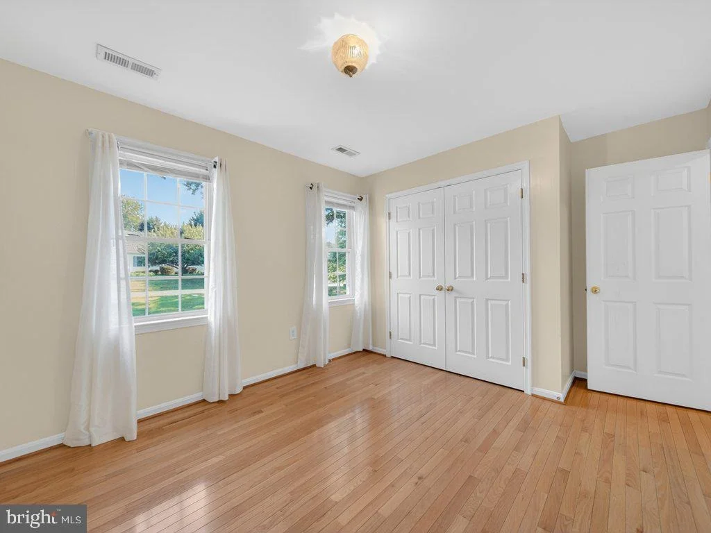 Photo of 9290 BAKER STREET