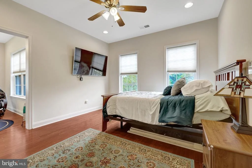 Photo of 24337 EAGLES LANDING PLACE