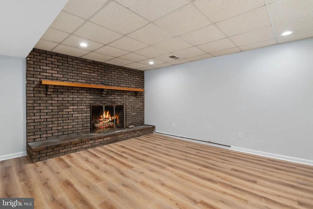 Photo of 541 CRESTPARK DRIVE