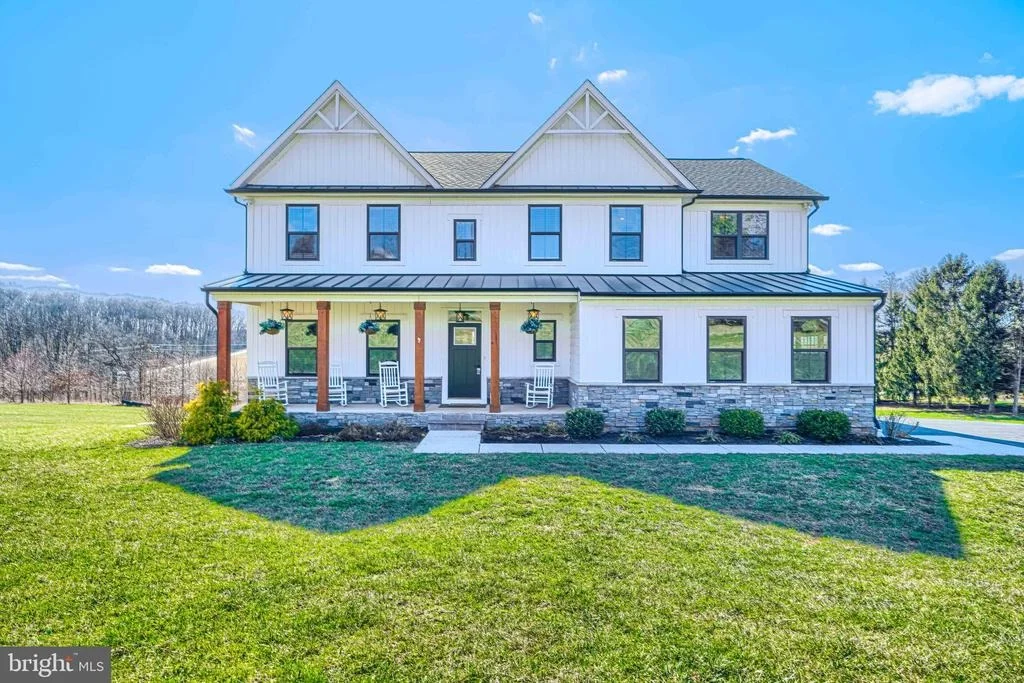 Photo of 2553 HANOVER PIKE
