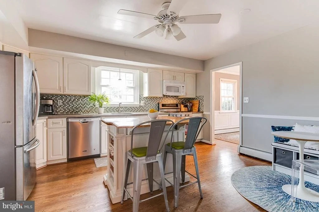 Photo of 9702 LONGVIEW DRIVE