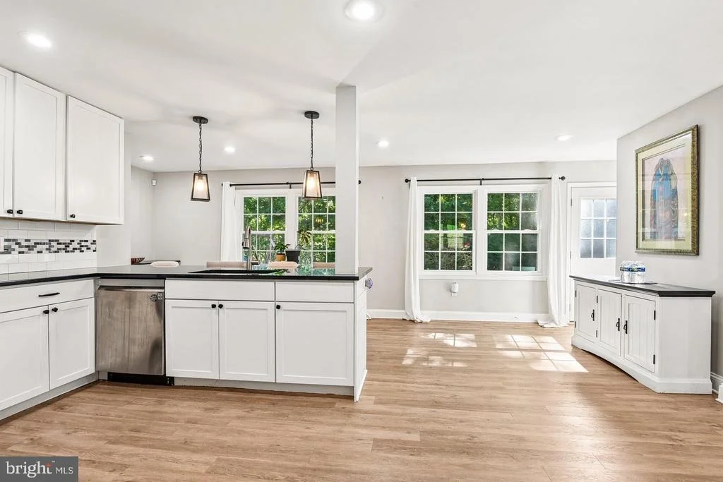 Photo of 8715 CRESTMONT LANE