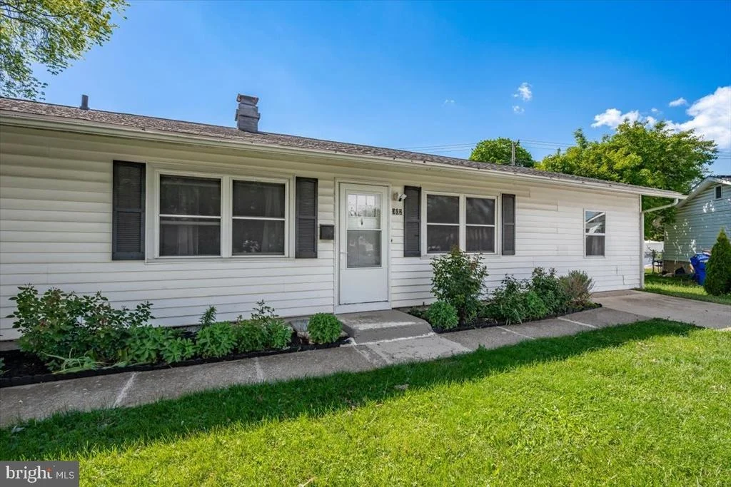 Photo of 302 MANOR COURT