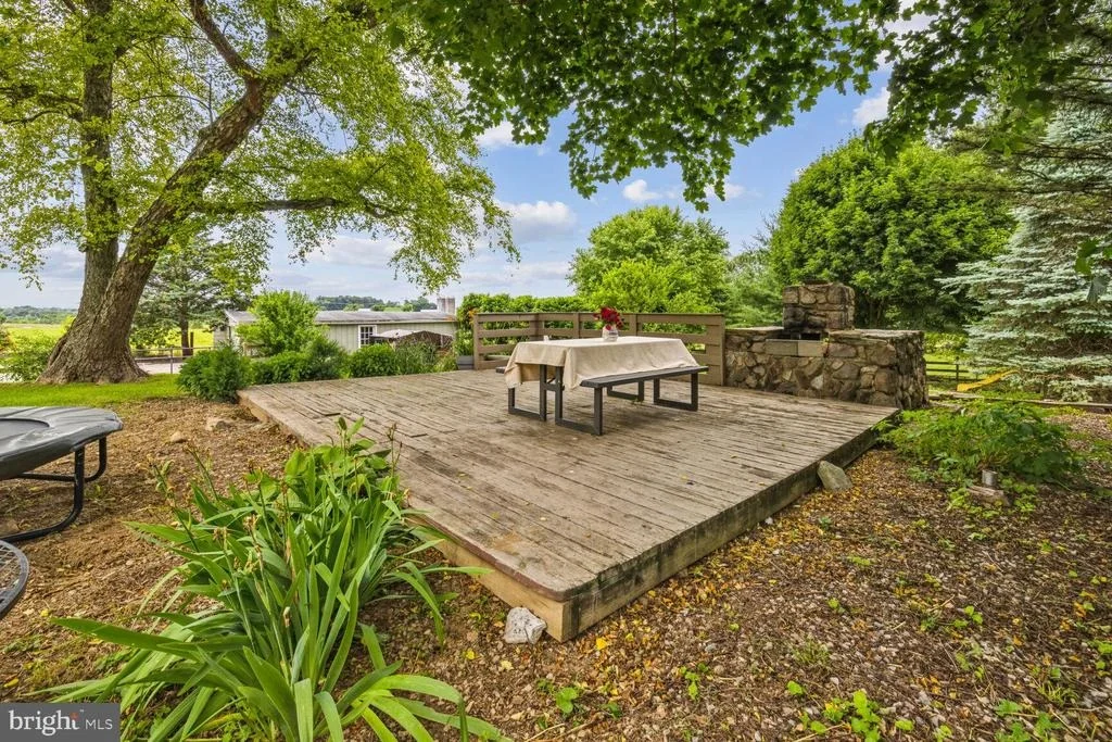 Photo of 6155 KING ROAD