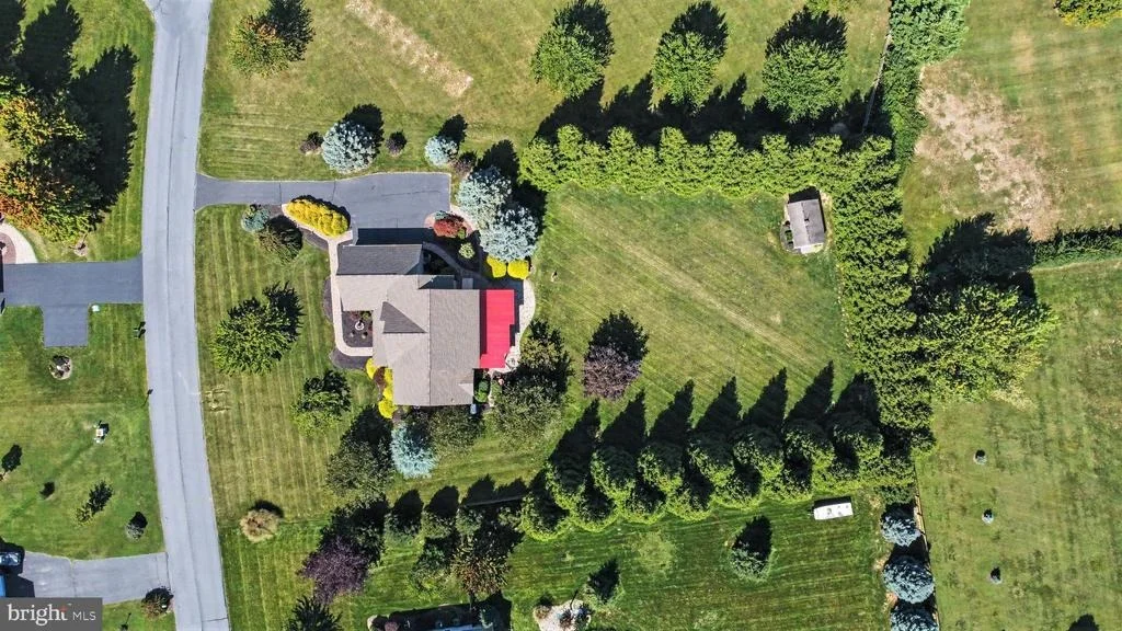 Photo of 12 E SUMMIT DRIVE