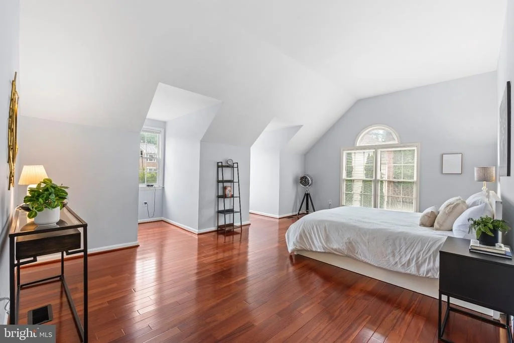 Photo of 6832 COMPTON HEIGHTS