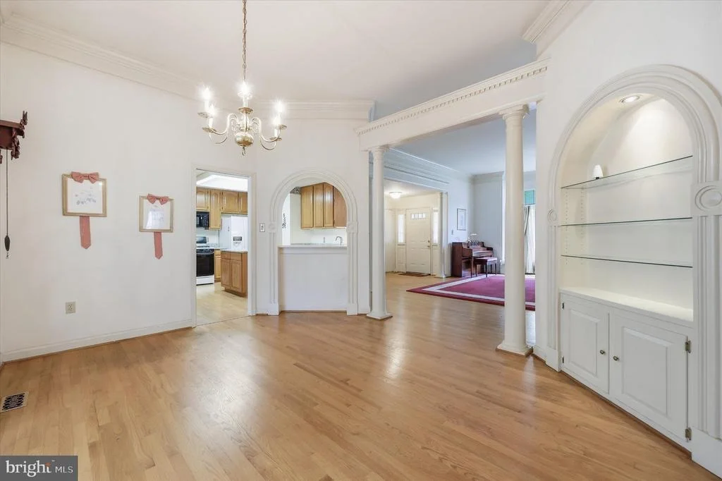 Photo of 2429 BEAR DEN ROAD
