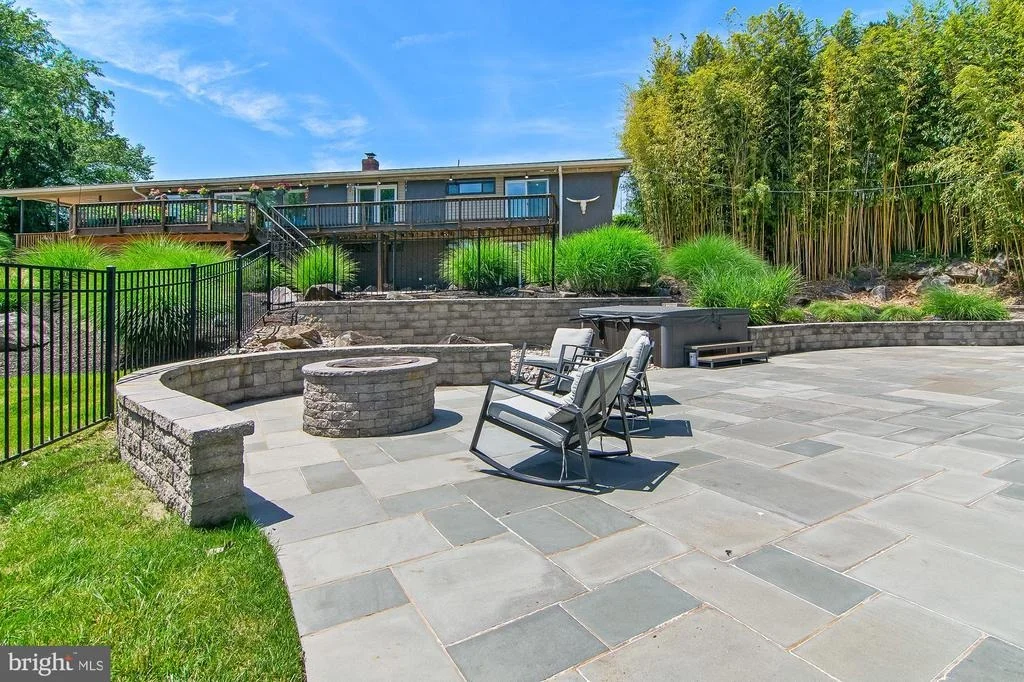 Photo of 6105 IVYMOUNT ROAD