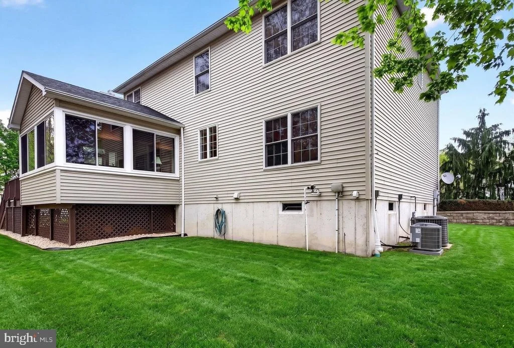 Photo of 77 HEMLOCK DRIVE