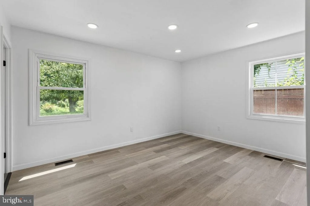 Photo of 59 NORTHAMPTON DRIVE