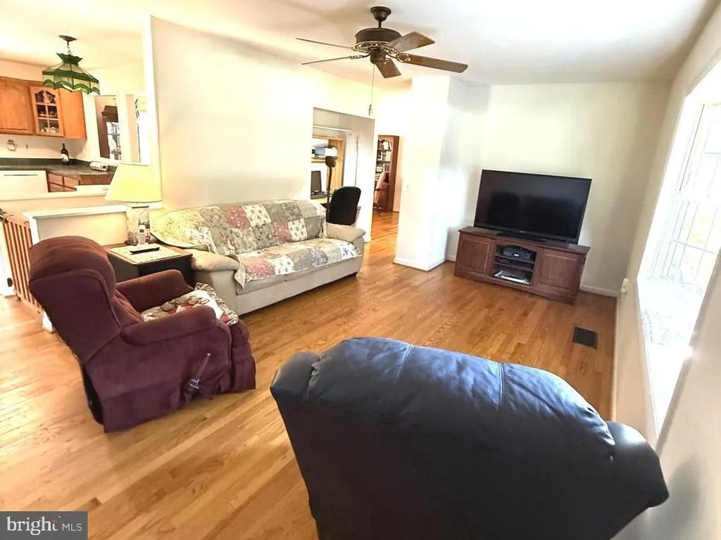 Photo of 17916 MUNCASTER ROAD