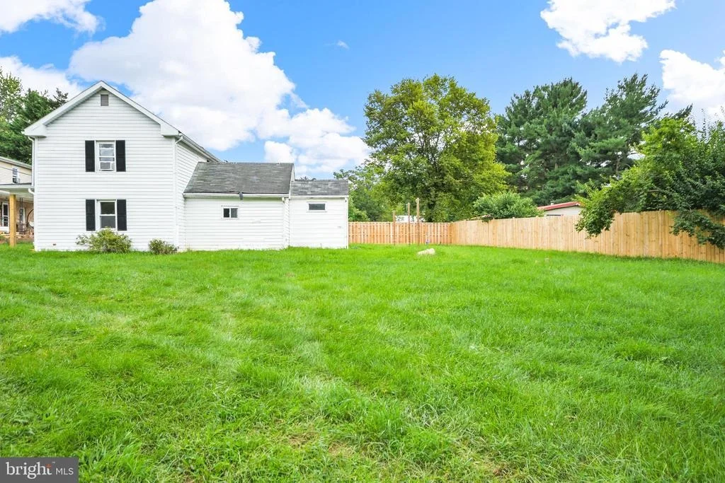 Photo of 18003 DAVIS LANE