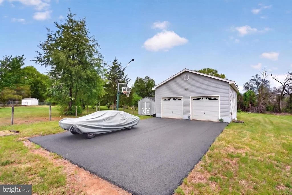 Photo of 10985 BLAKE LANE