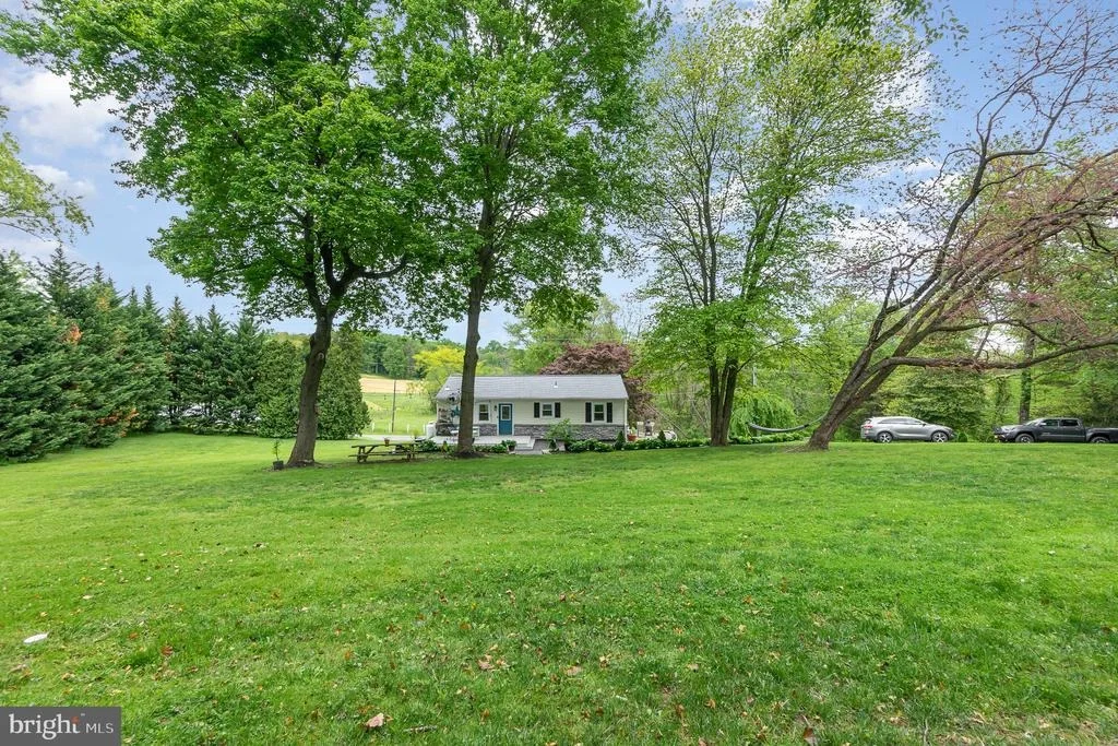 Photo of 2585 RED TOAD ROAD