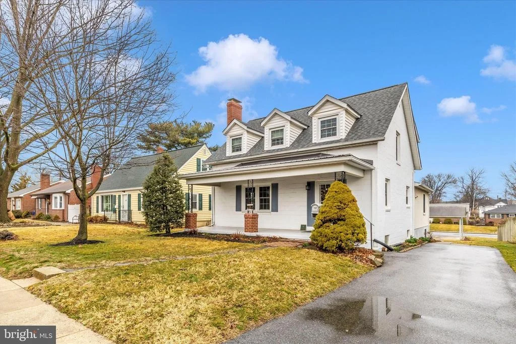 Photo of 9 E 13TH STREET