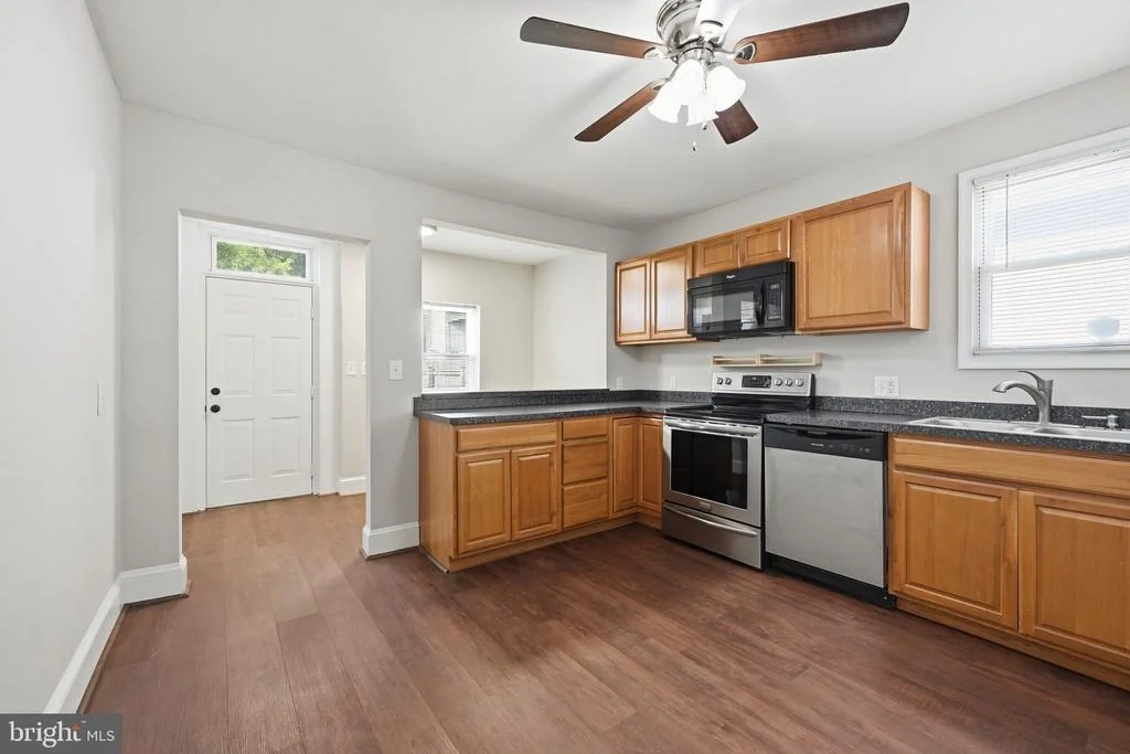 Photo of 320 3RD AVENUE