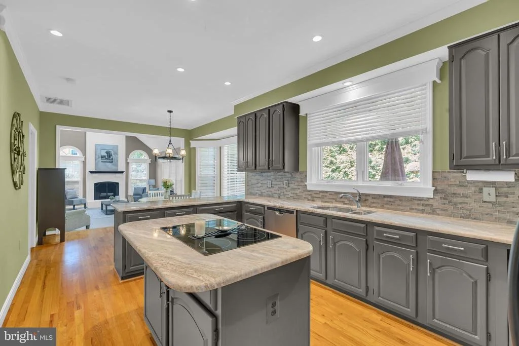 Photo of 8323 ARGENT CIRCLE