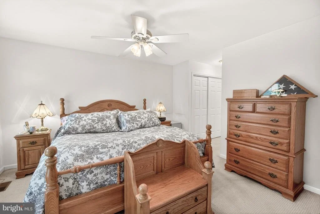 Photo of 2094 E GREENLEAF DRIVE