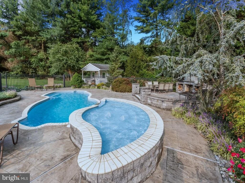 Photo of 12500 PERRYWOOD LANE