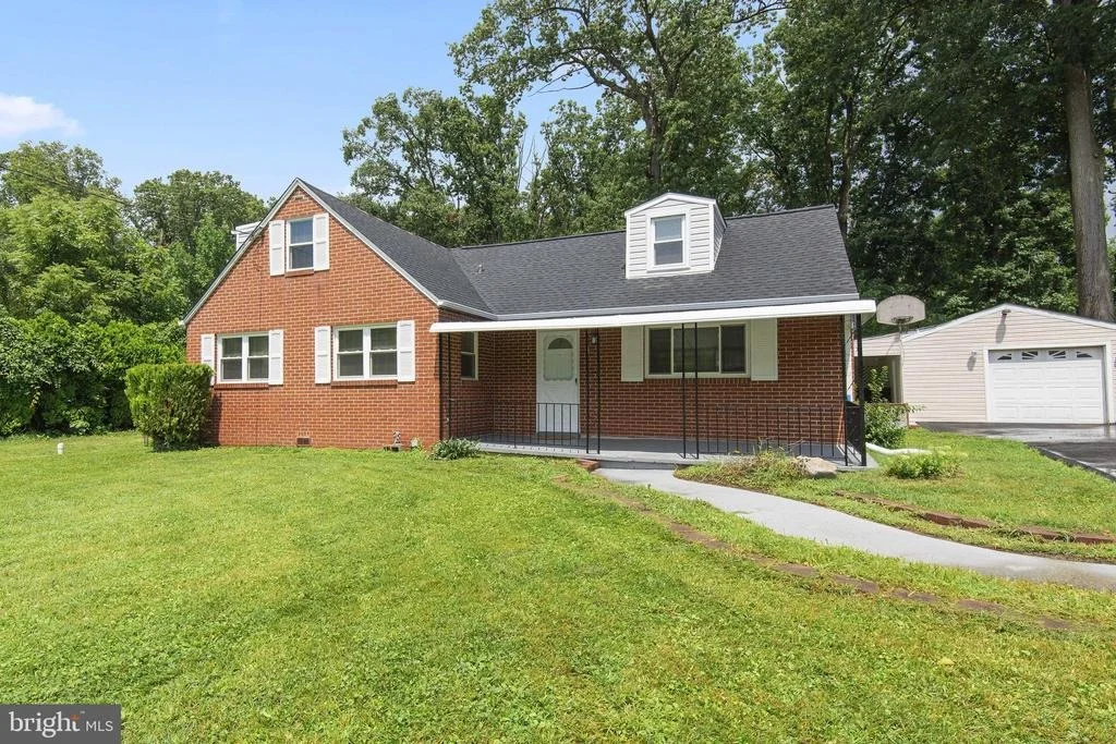 Photo of 1404 SPRING AVENUE