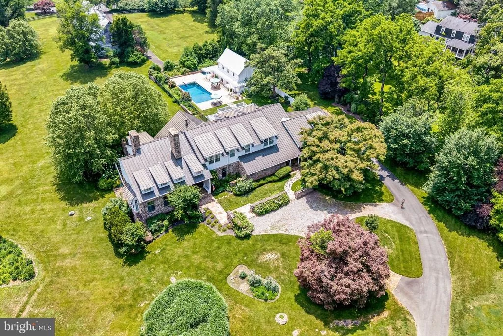 Photo of 8133 GEORGETOWN PIKE