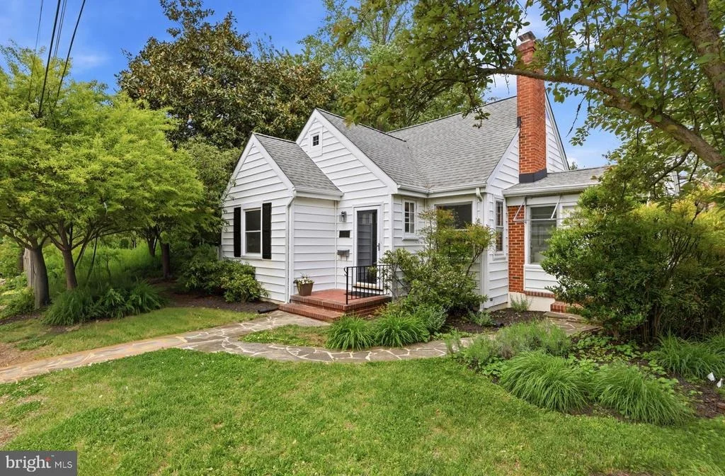 Photo of 411 LUDLOW ROAD