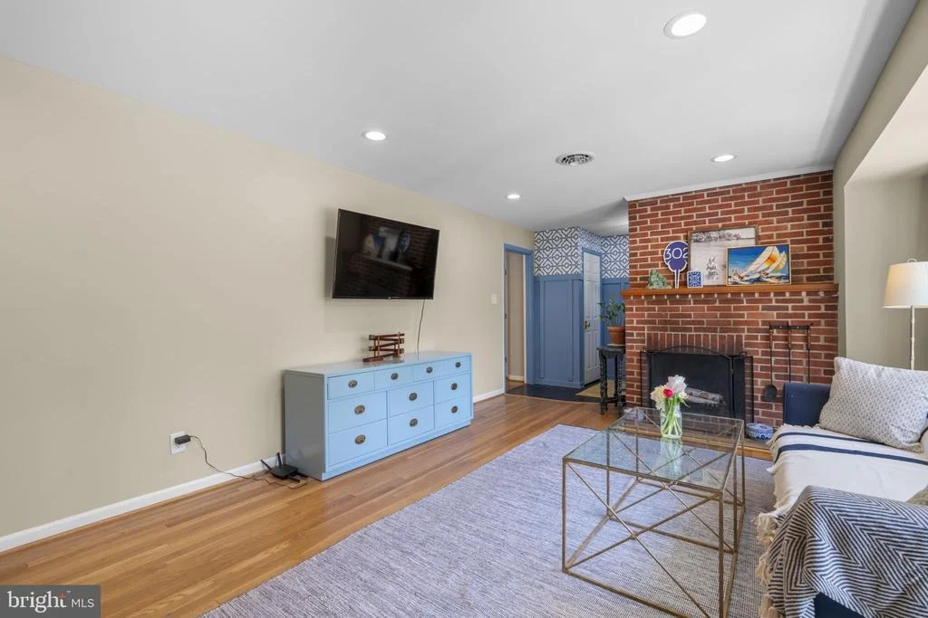 Photo of 52 SUNSET DRIVE