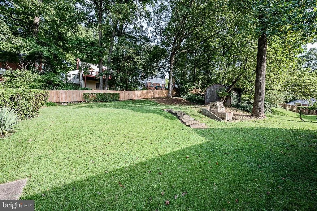 Photo of 2501 VALLEY WAY