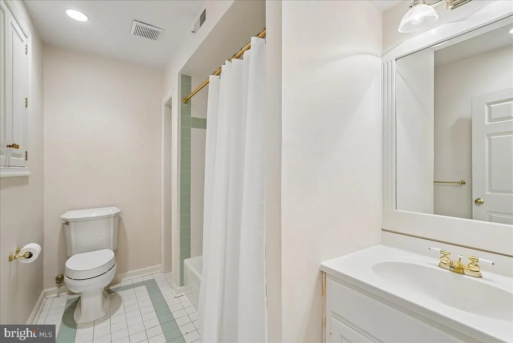 Photo of 8101 SUNDOWN LANE