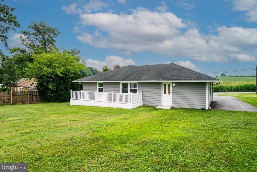 Photo of 4090 BOTELER ROAD