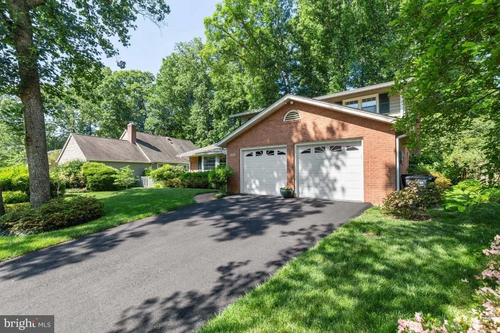 Photo of 6010 NASSAU DRIVE