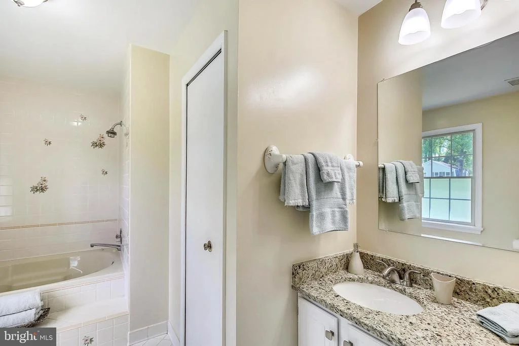 Photo of 1805 CHAPEL HILL ROAD