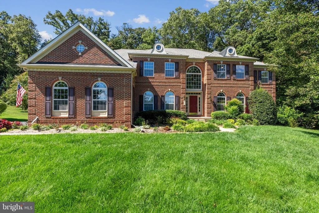 Photo of 915 ZENITH DRIVE