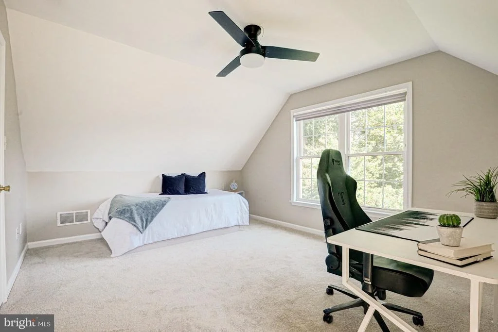 Photo of 119 N MEADOW DRIVE