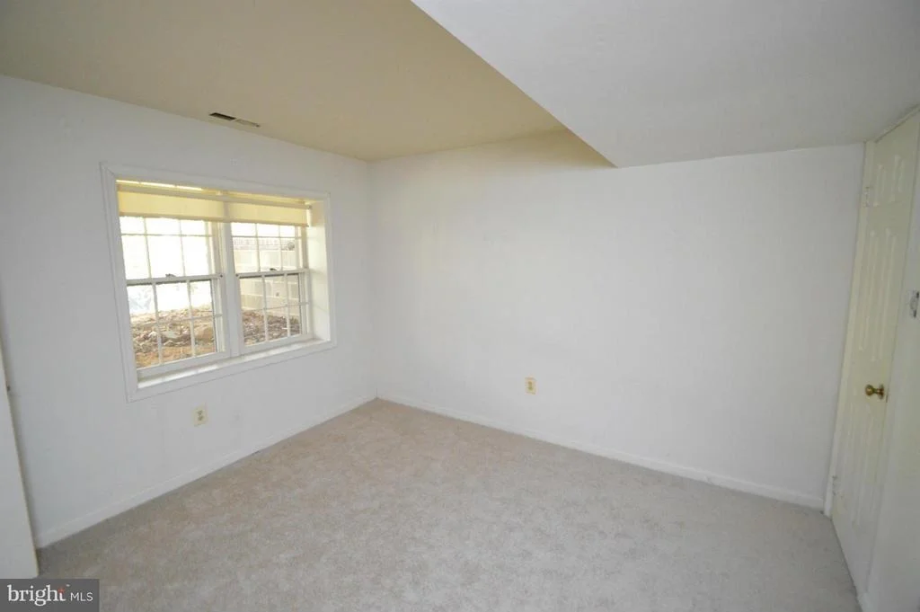 Photo of 8014 DIVING CLIFF LANE