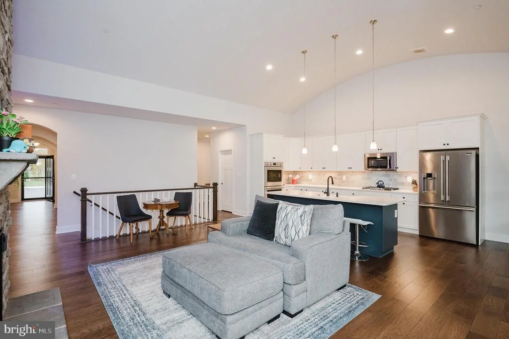 Photo of 2525 EASY STREET