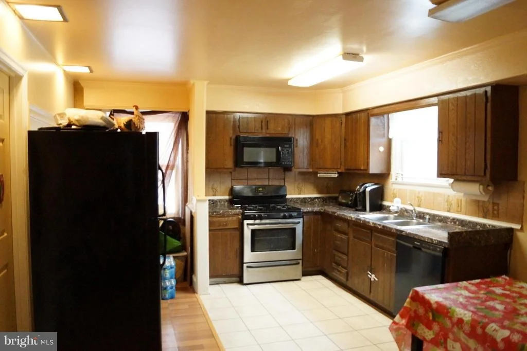 Photo of 12116 VEIRS MILL ROAD