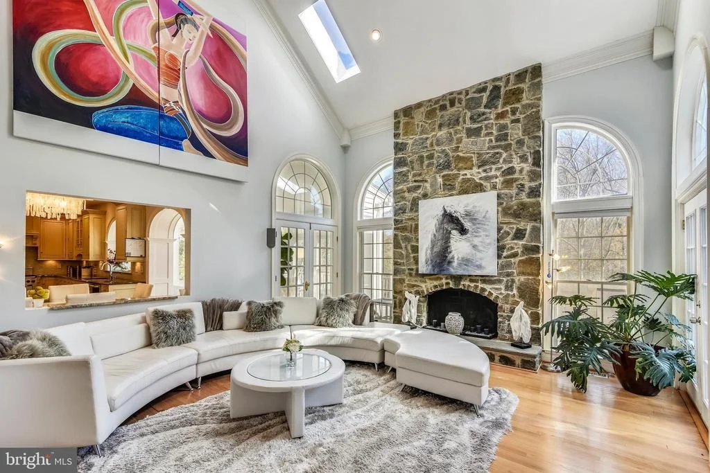 Photo of 2091 HUNTERS CREST WAY