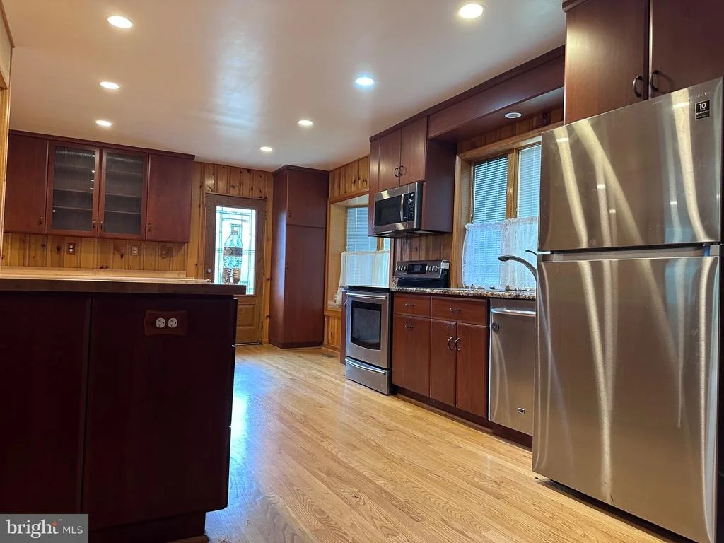 Photo of 5919 5TH ROAD N
