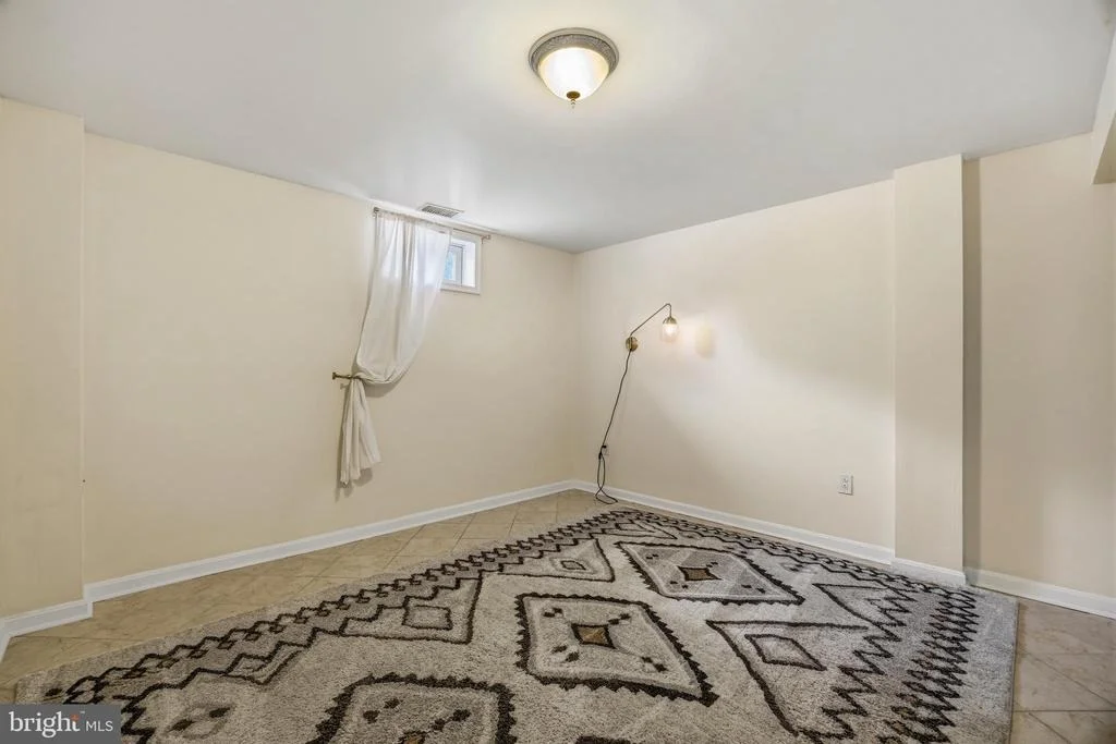 Photo of 2416 VALLEY BROOK LANE