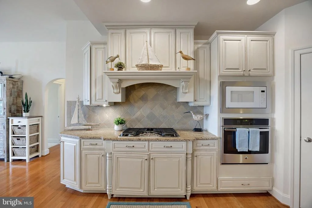 Photo of 2926 LEVEE DRIVE