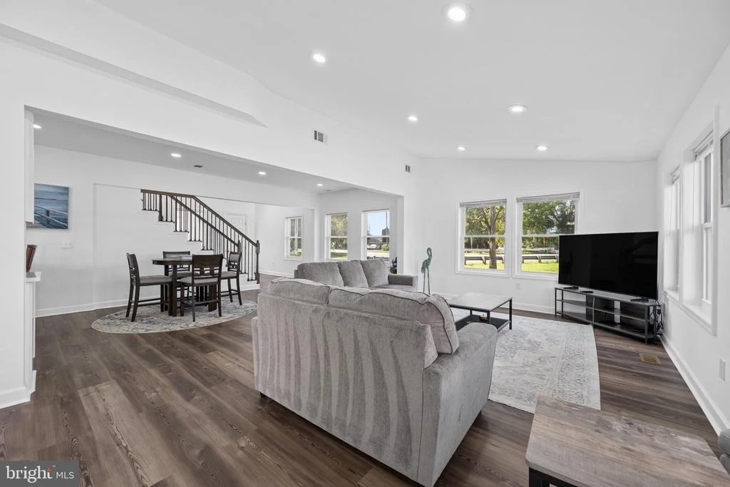Photo of 456 DEALE ROAD