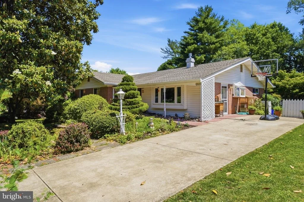 Photo of 12615 EASTBOURNE DRIVE