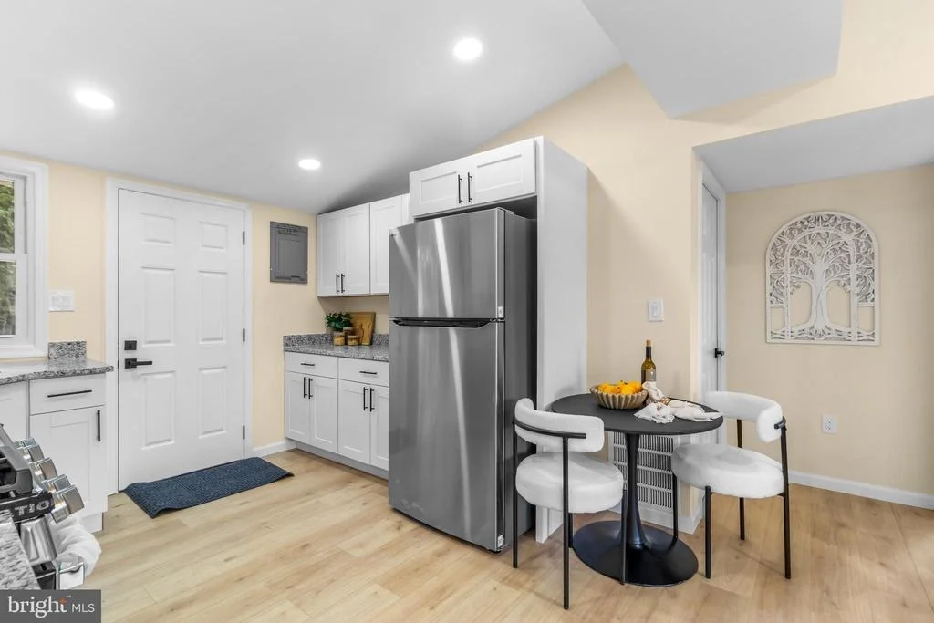 Photo of 3905 LOVE AVENUE
