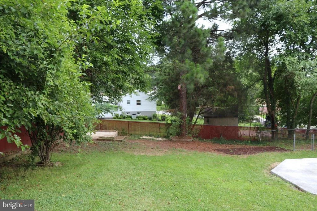 Photo of 7406 WALKER MILL ROAD