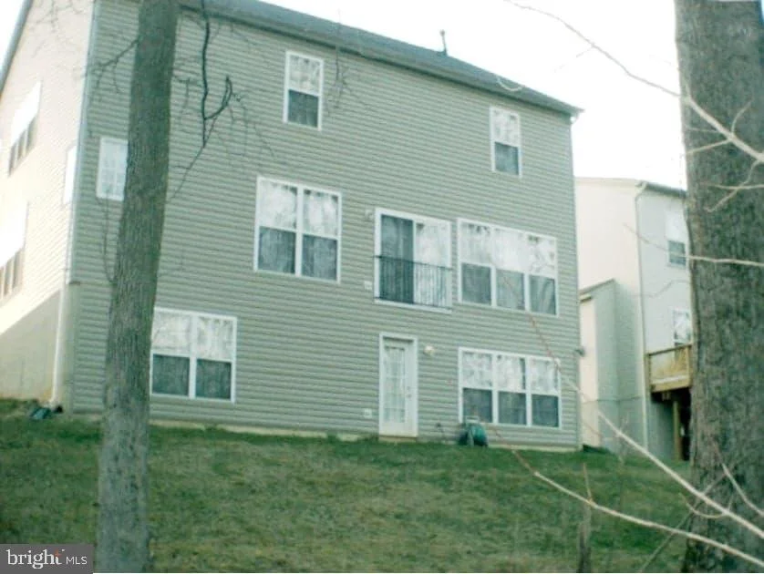 Photo of 9210 FOX PARK ROAD