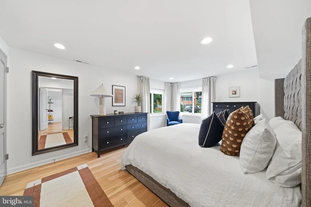 Photo of 6410 BUSHEY DRIVE