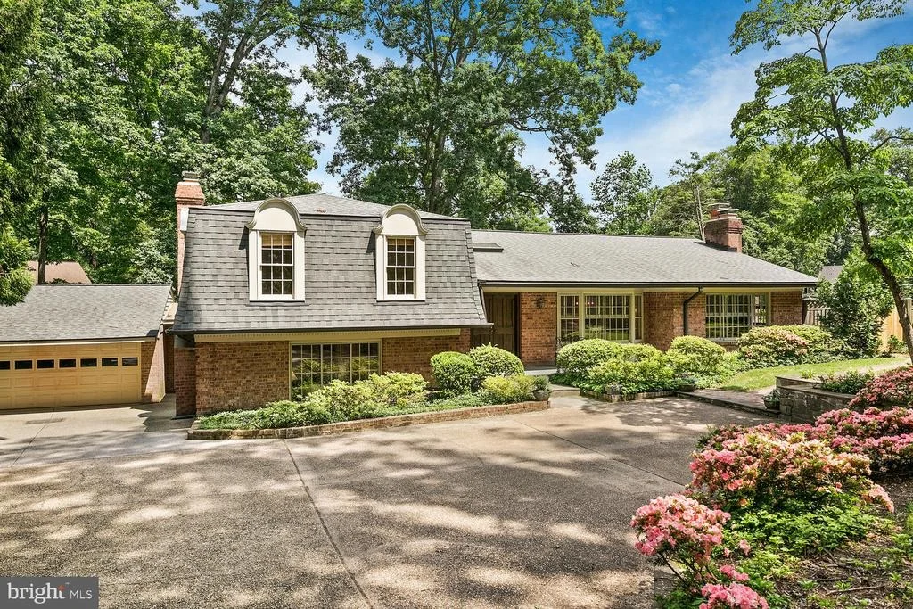 Photo of 1613 FOREST LANE
